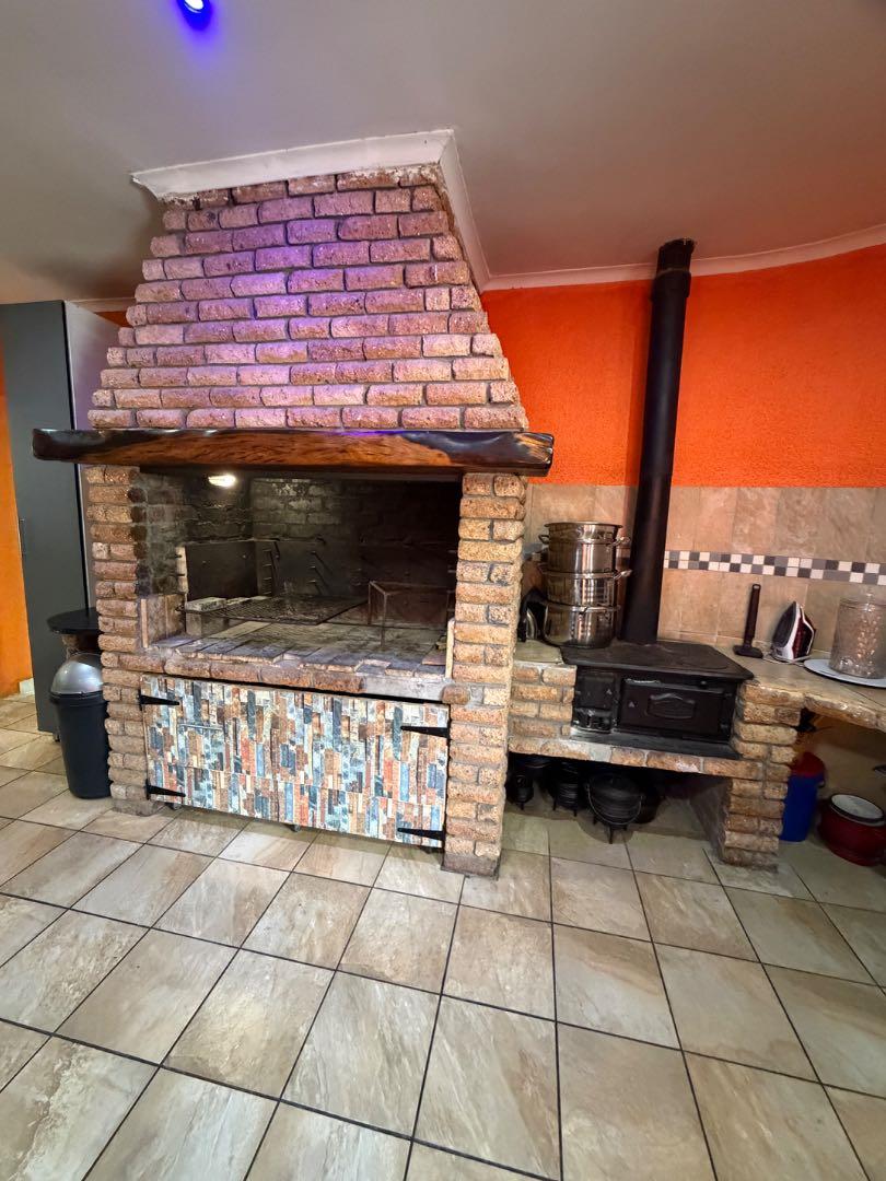 5 Bedroom Property for Sale in Elim Western Cape